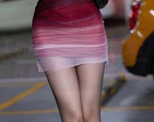 语画界 – Emily顾奈奈新图集：肉丝好像在和我们说悄悄话…