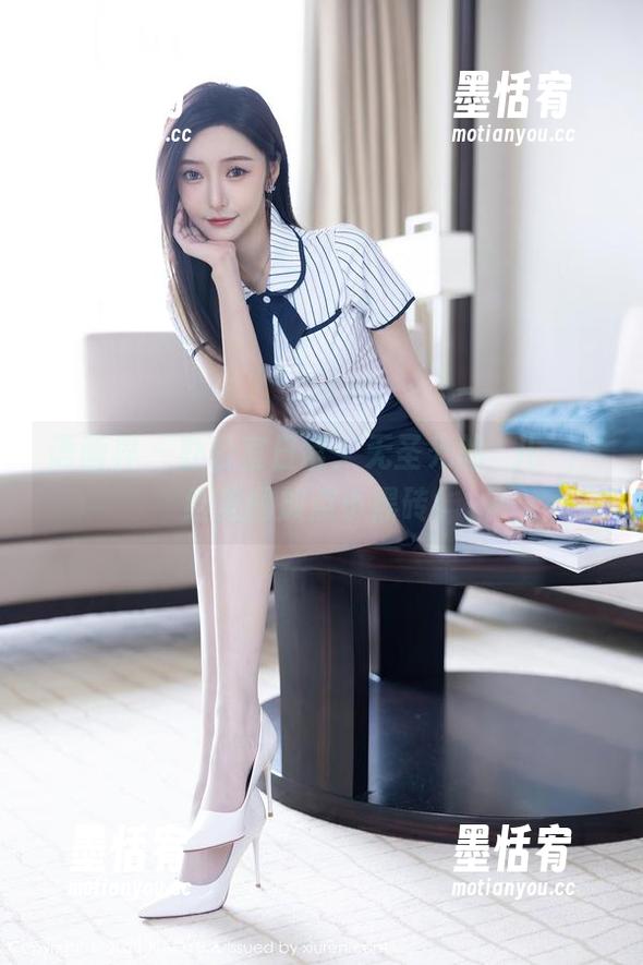 语画界-玥儿玥 语画界 - 办公室日常:无圣光的玥儿玥,给美图放点小黑砖!
