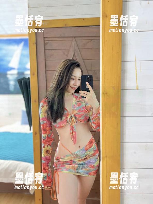 铁锤姐姐 微密圈 - 纯白战神,铁锤姐姐辞别了“光”的禁锢,图包就是一个暗黑的迷惑。
