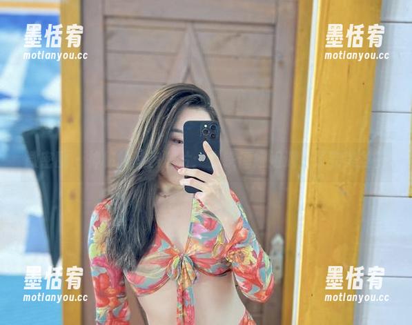 铁锤姐姐 微密圈 - 神秘的私房图片:当铁锤姐姐遇上了完美丝袜