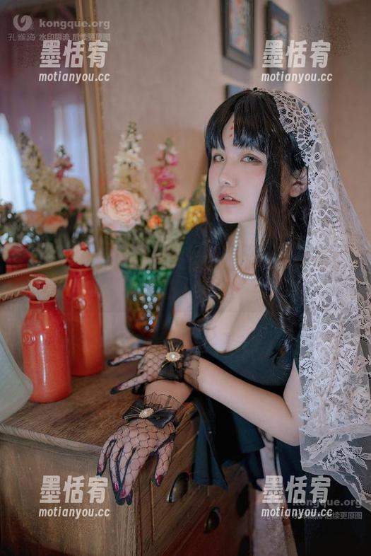 鬼马在线：阿半今天很开心的秘书作品总是让人莞尔