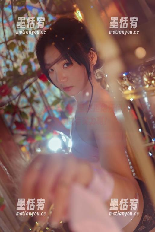 黑白版青水百合子，坚决拒绝任何彩色干扰，真的有实力啊！
