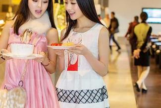 青豆客 – 和服与莫雅淇，私拍合集居然让人忍不住想再看一遍。