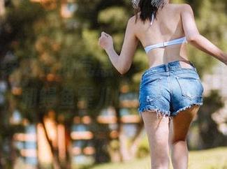 在摸索缘之空的气息中,居然发现兔女郎和鳗鱼霏儿的同款?!