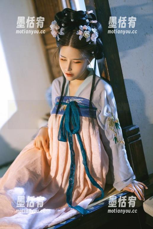 鹿八岁baby精选–魅魔，剧情看似简单，实则妙趣横生的合集。