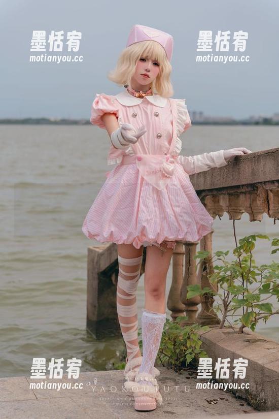 当我下载了黏黏团子兔的辣妹学院合集，我的脑海里出现了几种风格？